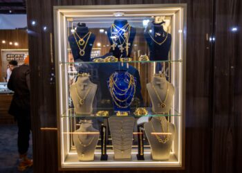 «آي صاغة»: ضعف الدولار ورهانات خفض الفائدة تدفع الذهب للصعود