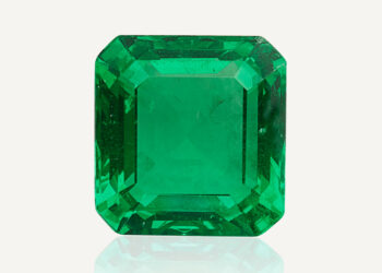 كريستيز تحصد 11 مليون دولار في مزاد المجوهرات بباريس