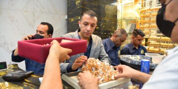 «آي صاغة»: الذهب عند 6800 جنيه محليًا ويتجاوز 5000 دولار عالميًا 1 التقرير الشهري لـ«آي صاغة» 1.6 % ارتفاعًا في أسعار الذهب بالأسواق المحلية خلال شهر مايو