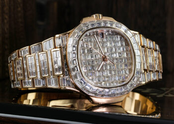 تعرض ساعات رولكس وباتيك فيليب المرصعة بالألماس للبيع في مزاد علني