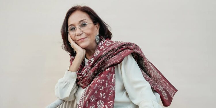 إطلاق كتاب My Life in Jewelry لـ «عزة فهمي» من الجامعة الامريكية 90 إطلاق كتاب My Life in Jewelry لـ «عزة فهمي» من الجامعة الامريكية