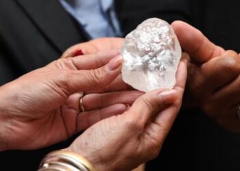 حكومة بوتسوانا تعلن انخفاض مبيعات الألماس الخام بنسبة 48٪ في الربع الأول