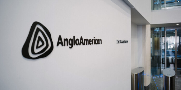 «دي بيرز» عملاق الألماس تبيع حقوق ملكية خام الحديد مقابل 150 مليون دولار 88 «دي بيرز» عملاق الألماس تبيع حقوق ملكية خام الحديد مقابل 150 مليون دولار