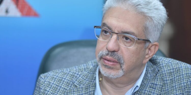 رئيس الشعبة العامة: سعر الذهب في مصر أقل من الأسعار بالبورصة العالمية 87 غدًا.. شعبة الذهب تجتمع مع ممثلي الضرائب والجمارك والدمغة والموازين