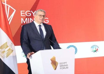 وزير البترول: 7.3 مليون أوقية نسبة الاحتياطي من الذهب