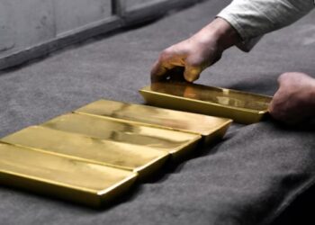 بنك «جي بي مورجان»: 2500 دولار للأوقية متوسط سعر الذهب في الربع الرابع من عام 2024