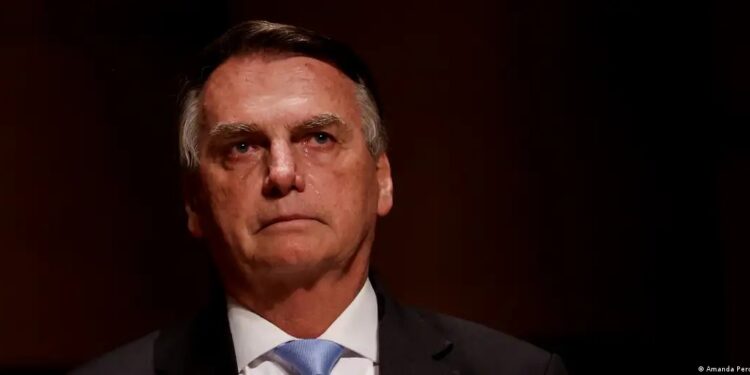 رئيس البرازيل السابق متهم باختلاس مجوهرات بقيمة 3.2 مليون دولار تلقاها من السعودية 88 رئيس البرازيل السابق متهم باختلاس مجوهرات بقيمة 3.2 مليون دولار تلقاها من السعودية