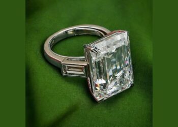 بيع أكبر ماسة CVD في الهند وزنها تجاوز 20 قيراطًا