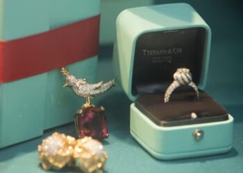 انخفاض مبيعات المجوهرات بمجموعة لويس فويتون في النصف الأول لتسجل 5.15 مليار يورو