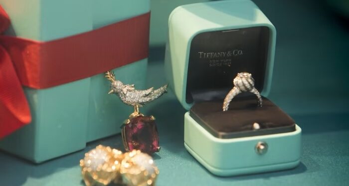 انخفاض مبيعات المجوهرات بمجموعة لويس فويتون في النصف الأول لتسجل 5.15 مليار يورو