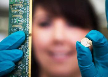 بريطانيا تأسس مصنعًا لاستخلاص الذهب من النفايات الإلكترونية