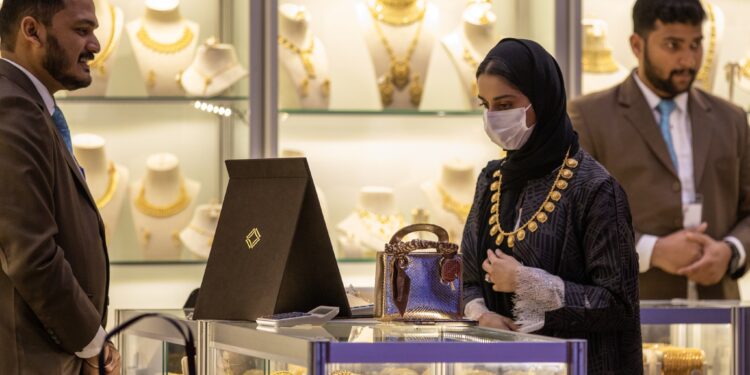 24.7 طن مشتريات السعوديين من الذهب خلال النصف الأول من 2024