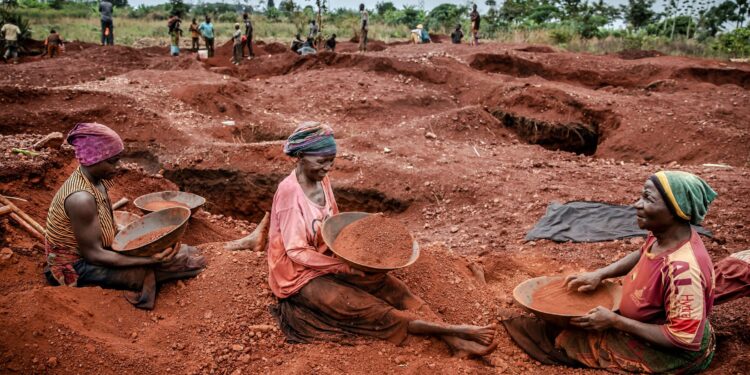 الأمم المتحدة تطرح برامج جديدة للتخلص من استخدام الزئبق في تعدين الذهب 90 الأمم المتحدة تطرح برامج جديدة للتخلص من استخدام الزئبق في تعدين الذهب