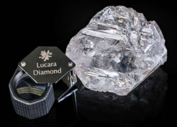 مبيعات «لوكارا دايموند» تقدم بصيص أمل لقطاع الألماس المتعثر
