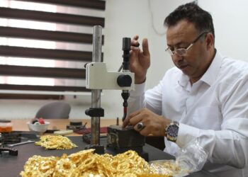 دمغة الذهب.. ضمانة المستهلك وتأشيرة التداول بالأسواق