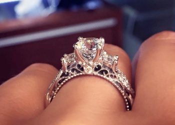 استطلاع رأي لـ«عيار24»: 60 % من النساء المصريات يعتبرن الـ «لاب جرون دايموند» مثل الذهب الصيني