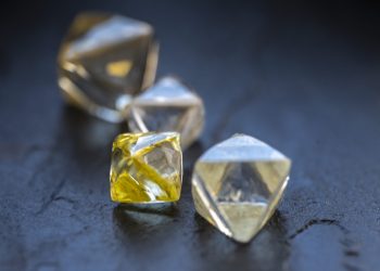 «ألفا بتروليوم» تفوز بأكبر عقد لتعدين الألماس في ناميبيا