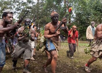 مقتل 30 شخصًا في إطلاق نار بسبب منجم ذهب في بابوا غينيا الجديدة