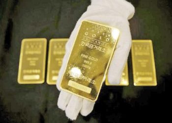 الذهب يقلص هيمنة الدولار كعملة احتياطية عالمية