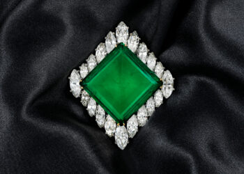 «كريستيز» تعرض زمردة آغا خان للبيع مرة أخرى بعد 55 عامًا