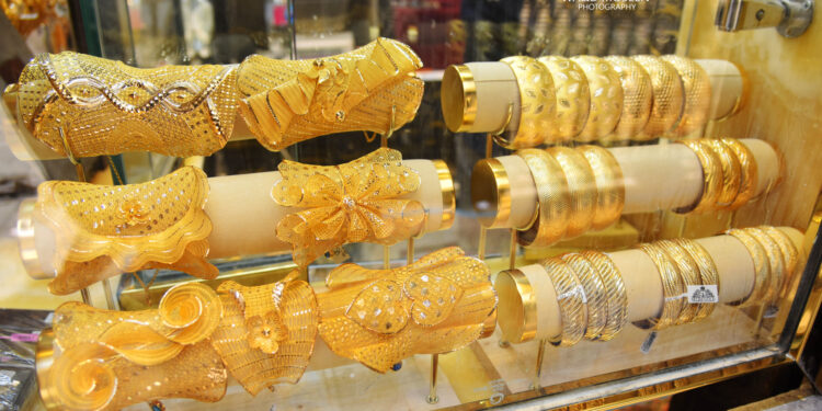 «آي صاغة»: قوة الدولار وضعف الطلب الصيني يدفعان الذهب للتراجع 94 «آي صاغة»: قوة الدولار وضعف الطلب الصيني يدفعان الذهب للتراجع