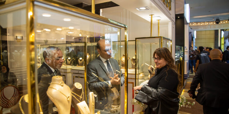 بعد تصريحات الوزير اليوم..لماذا تسعى الحكومة لتطبيق الدمغة الجديدة على الذهب ؟