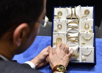 «آي صاغة»: الذهب يواصل الارتفاع مع استمرار الصراع في الشرق الأوسط