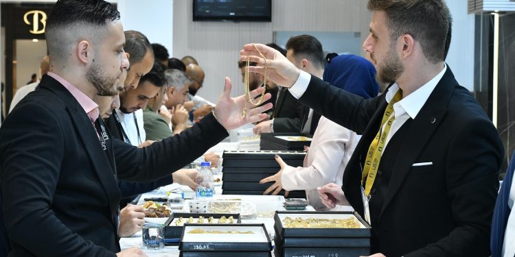 "دبليو جي إس إن" تنظم ندوة عن اتجاهات المجوهرات على هامش معرض اسطنبول 93 انطلاق فعاليات الدورة السادس والخمسين لمعرض اسطنبول الدولي للمجوهرات