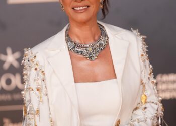 ما هي قيمة المجوهرات التي ارتدتها الممثلة «بسمة» في مهرجان الجونة ؟