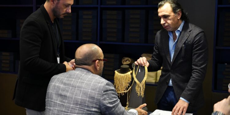 الفاتورة الإلكترونية.. وسيلة للحد من الترويج للذهب المسروق والمغشوش 92 الفاتورة الإلكترونية.. وسيلة للحد من الترويج للذهب المسروق والمغشوش