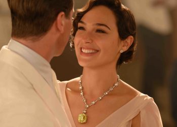 فيلم «موت على النيل»: قصة عقد تيفاني الماسي الأصفر لـ “جال جادوت”