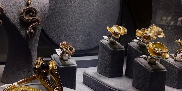 «آي صاغة»: 0.2 % تراجعًا في أسعار الذهب بالبورصة العالمية