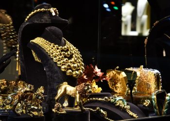 المدير التنفيذي لـ«آي صاغة»: من يمتلك السيولة يوجه سـوق الـذهـب والأسـعار