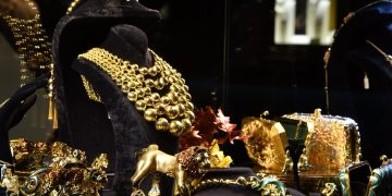 المدير التنفيذي لـ«آي صاغة»: من يمتلك السيولة يوجه سـوق الـذهـب والأسـعار