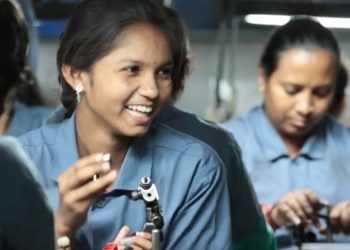 تحقيق يكشف تعرض المرأة لانتهاكات أخلاقية في قطاع الألماس في بوتسوانا