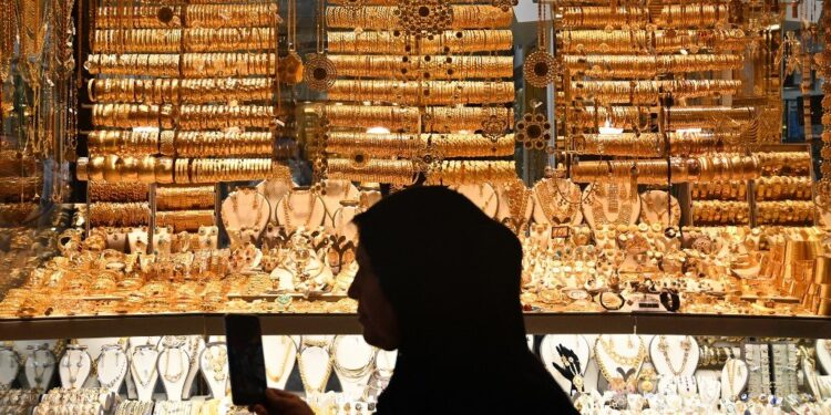 «آي صاغة»: 225 جنيها ارتفاعًا في أسعار الذهب بالأسواق المحلية خلال أسبوع 93 «آي صاغة»: 225 جنيها ارتفاعًا في أسعار الذهب بالأسواق المحلية خلال أسبوع