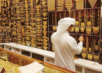 الإمارات تتفوق على لندن وتصبح ثاني أكبر مركز للذهب في العالم