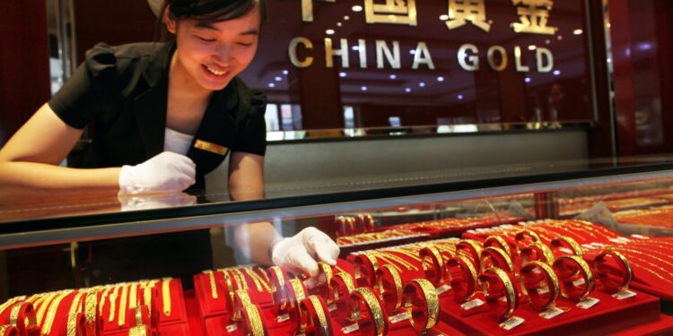 تراجع حاد في مبيعات الذهب بقطاع التجزئة في الصين 94 تراجع حاد في مبيعات الذهب بقطاع التجزئة في الصين