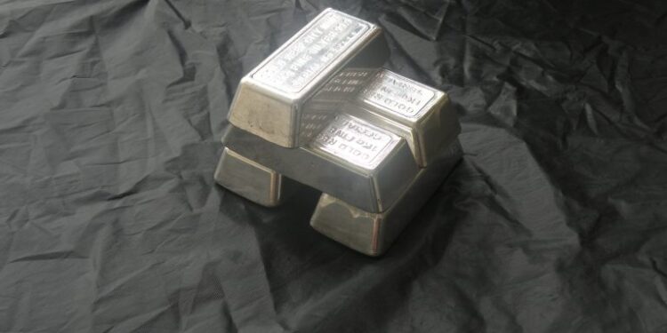 «الملاذ الآمن»: ارتفاع أسعار الفضة مع تصعيد الحرب بين روسيا وأوكرانيا  91 «الملاذ الآمن»: ارتفاع أسعار الفضة مع تصعيد الحرب بين روسيا وأوكرانيا