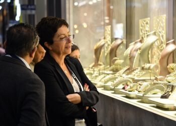 «آي صاغة»: استقرار نسبي في أسعار الذهب وترقب لقرار الفيدرالي الأمريكي مساء اليوم