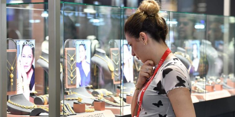 «آي صاغة»: ارتفاع أسعار الذهب وسط ترقب بصدور بيانات التضخم الأمريكية