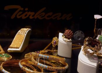 تراجع أسعار الذهب بعد اختيار بيسنت وزيرًا للخزانة