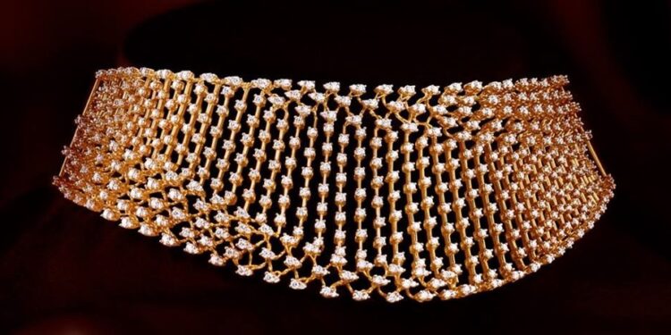 مجلس الماس الطبيعي يتعاون مع مجوهرات جوس ألوكاس الهندية 92 مجلس الماس الطبيعي يتعاون مع مجوهرات جوس ألوكاس الهندية