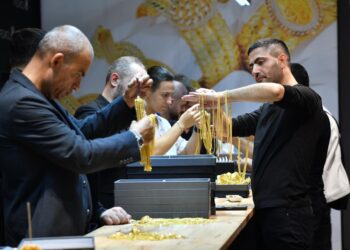 «آي صاغة»:الذهب يواصل خسائره مع ارتفاع العائدات الأمريكية وقوة الدولار