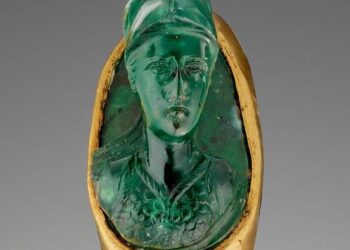 خاتم مرصع بحجر عقيق منقوش من القرن الأول الميلادي