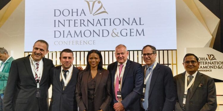 انطلاق فعاليات مؤتمر الدوحة الأول للألماس والأحجار الكريمة 91 انطلاق فعاليات مؤتمر الدوحة الأول للألماس والأحجار الكريمة