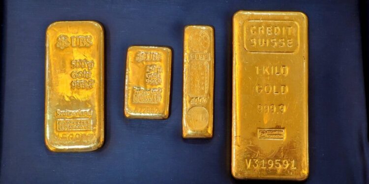 مصادرة سبائك ذهب بقيمة 800 ألف دولار من مواطنين صينيين في الكونغو الديمقراطية 92 مصادرة سبائك ذهب بقيمة 800 ألف دولار من مواطنين صينيين في الكونغو الديمقراطية