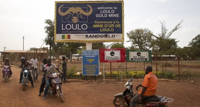 باريك توقف عمليات التعدين في مالي بعد مصادرة الحكومة للذهب