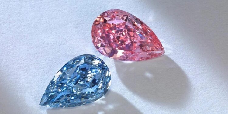 انخفاض أسعار الألماس الملون في عام 2024