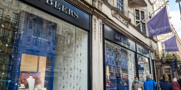 مجوهرات دي بيرز تغير علامتها التجارية إلى دي بيرز لندن 92 مجوهرات دي بيرز تغير علامتها التجارية إلى دي بيرز لندن
